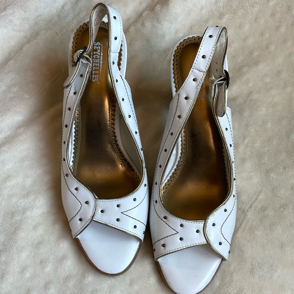 Women’s shoes